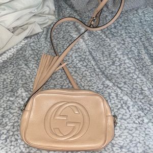 Beige Gucci disco bag